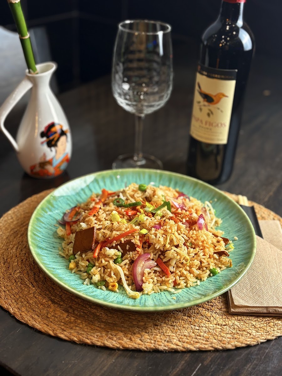 Ludan Noodle Bar & Asian Fusion Photos 2